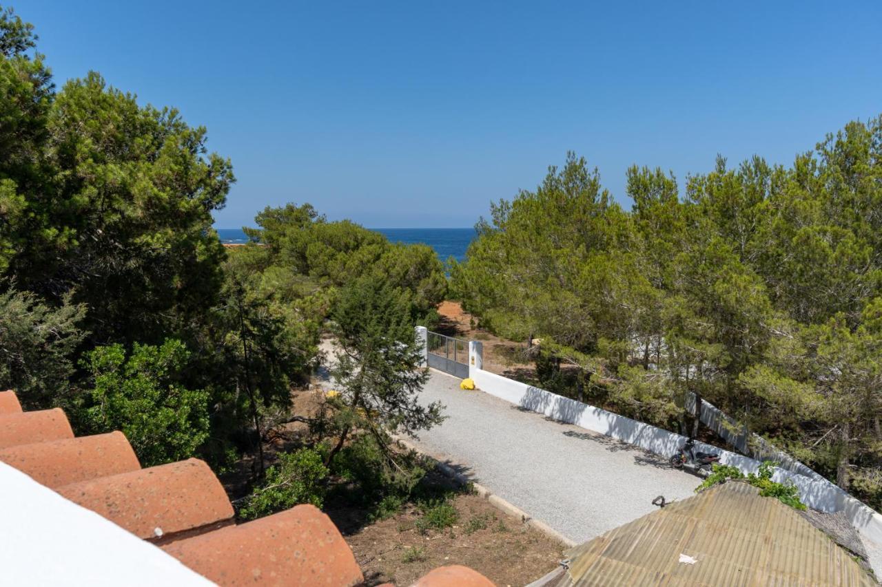 Hostal Restaurante Pou des Lleó Sant Carles de Peralta Quarto foto