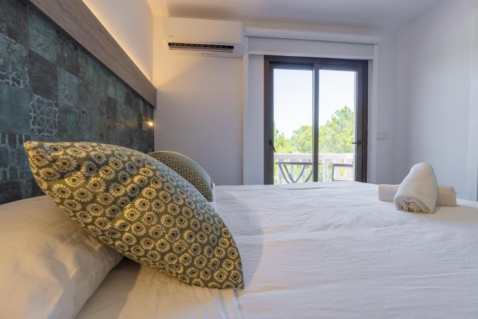 Hostal Restaurante Pou des Lleó Sant Carles de Peralta Quarto foto