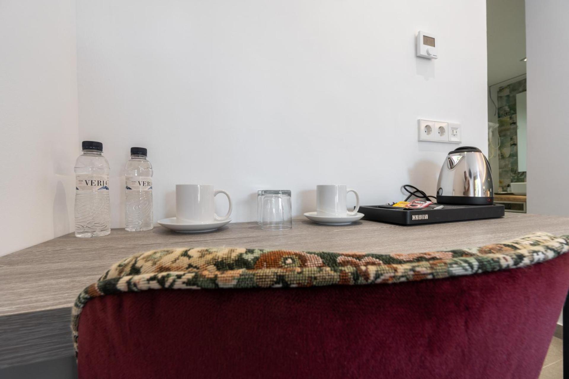 Hostal Restaurante Pou des Lleó Sant Carles de Peralta Quarto foto